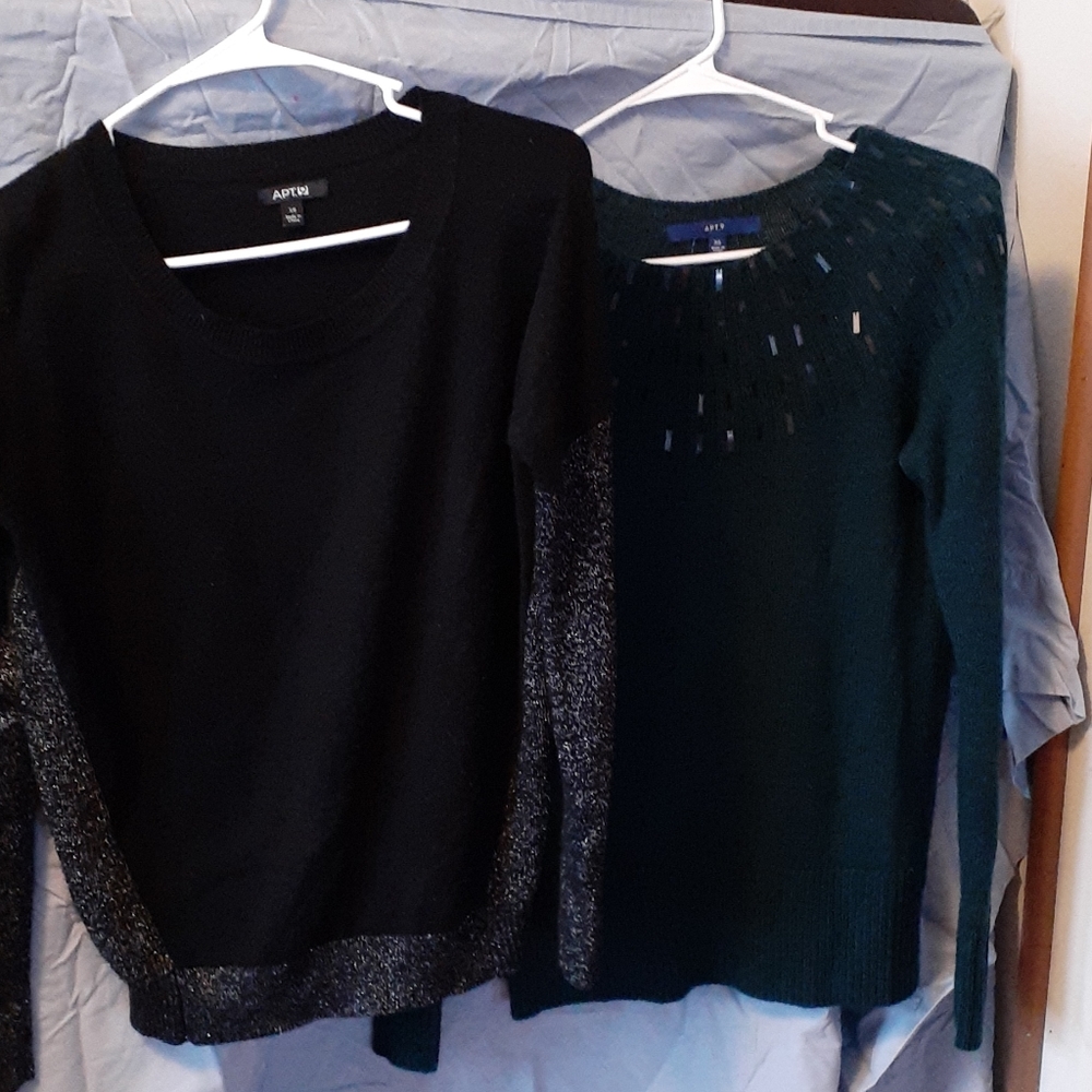 Lot of 2 , Apt 9 long sleeved sweaters,  sz XS